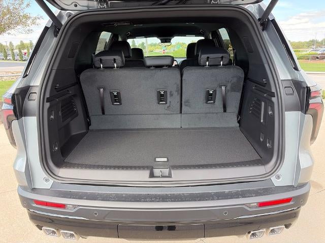 2027 Chevrolet Traverse LT w/2LT