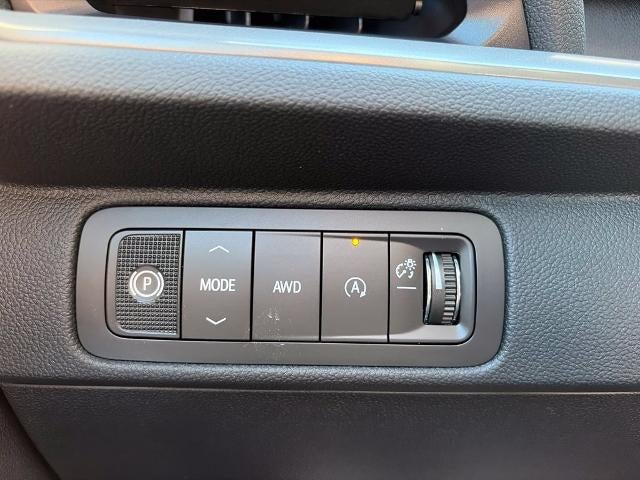 2027 Chevrolet Traverse LT w/2LT