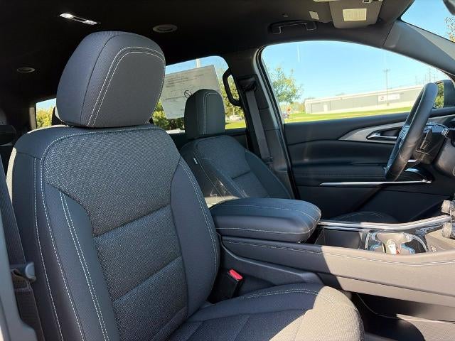 2027 Chevrolet Traverse LT w/2LT