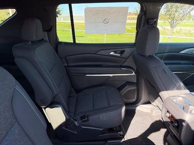 2027 Chevrolet Traverse LT w/2LT