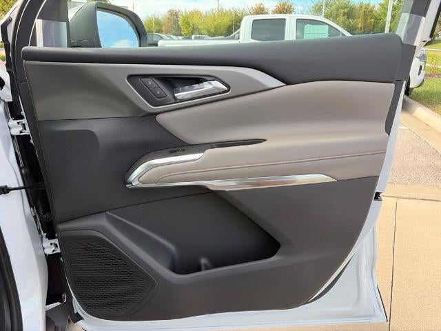 2027 Chevrolet Traverse LT w/2LT