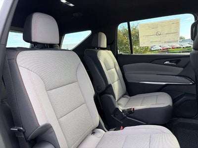 2027 Chevrolet Traverse LT w/2LT
