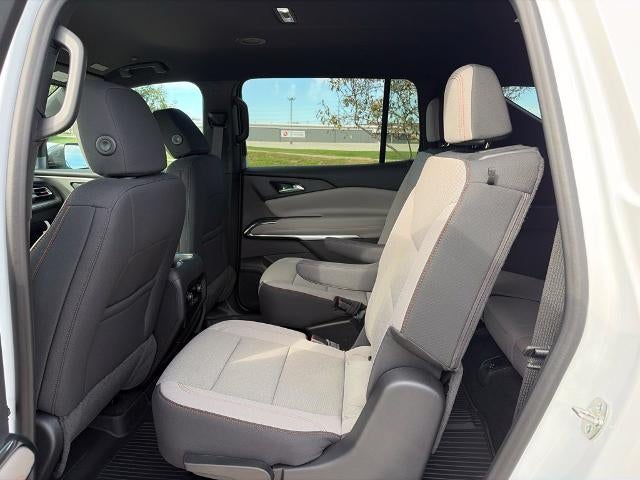 2027 Chevrolet Traverse LT w/2LT
