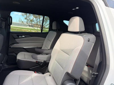 2027 Chevrolet Traverse LT w/2LT