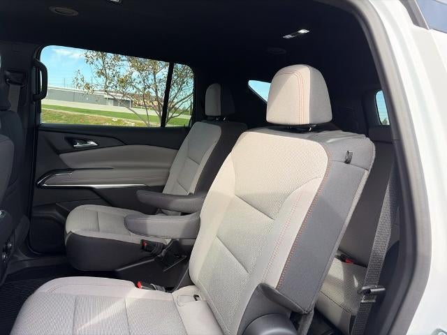 2027 Chevrolet Traverse LT w/2LT