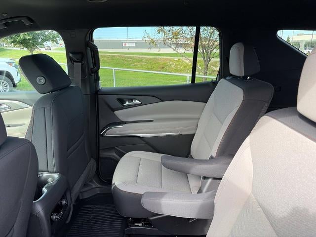 2027 Chevrolet Traverse LT w/2LT