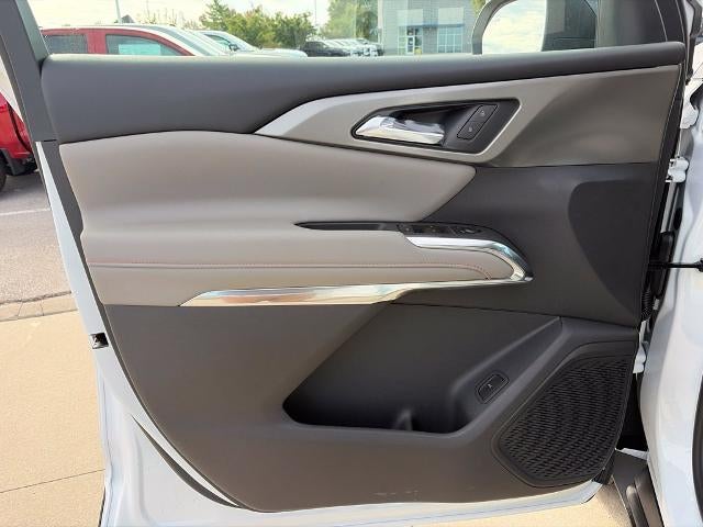 2027 Chevrolet Traverse LT w/2LT
