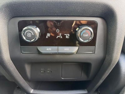 2027 Chevrolet Traverse LT w/2LT