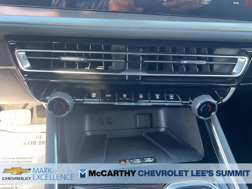 2025 Chevrolet Traverse LT w/2LT