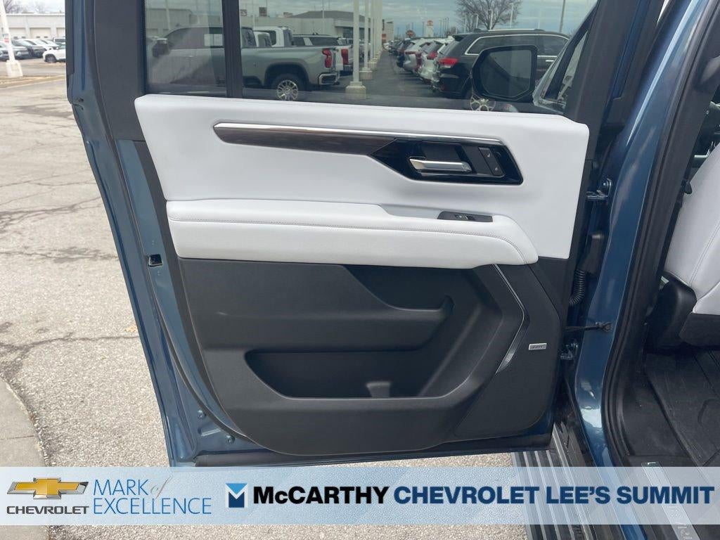 2025 Chevrolet Suburban 4WD Premier