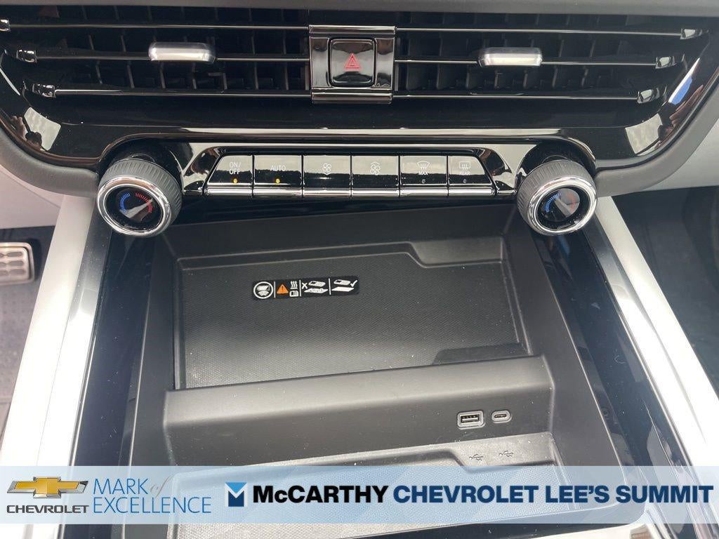 2025 Chevrolet Suburban 4WD Premier