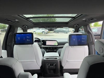 2025 Chevrolet Suburban 4WD Premier