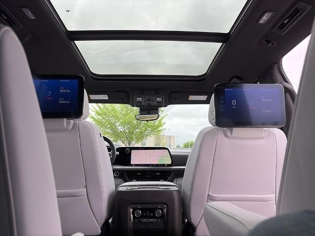 2025 Chevrolet Suburban 4WD Premier