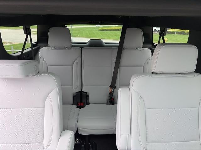2025 Chevrolet Suburban 4WD Premier
