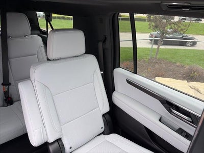 2025 Chevrolet Suburban 4WD Premier