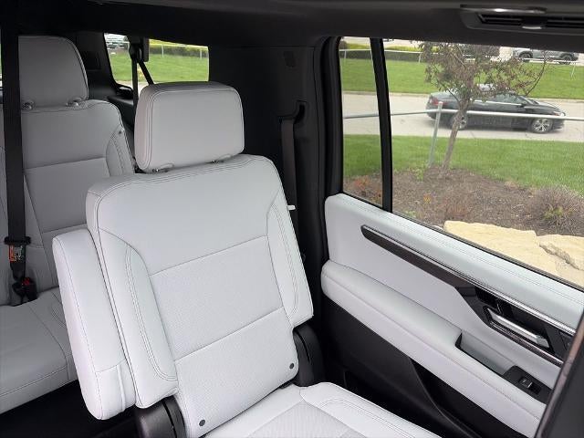 2025 Chevrolet Suburban 4WD Premier