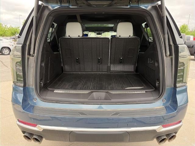 2025 Chevrolet Suburban 4WD Premier