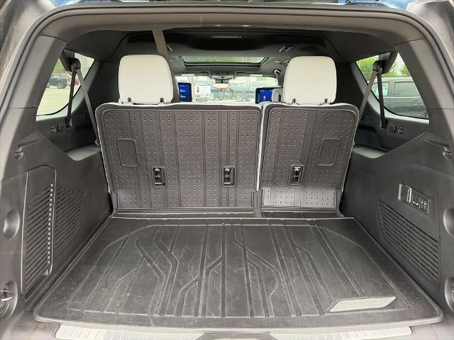2025 Chevrolet Suburban 4WD Premier