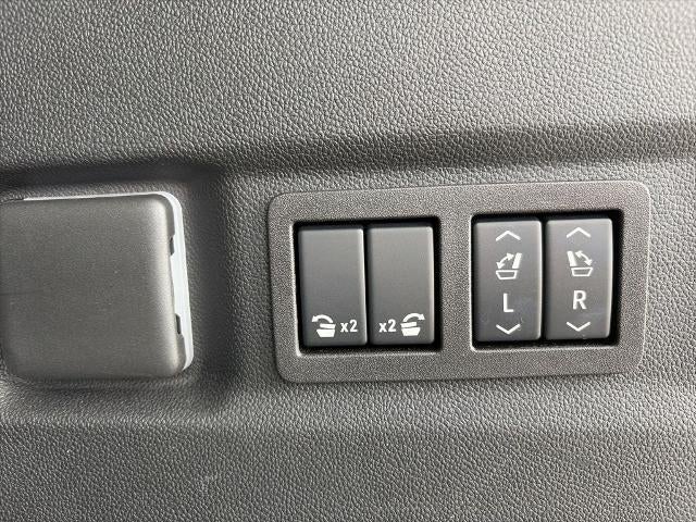 2025 Chevrolet Suburban 4WD Premier