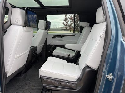 2025 Chevrolet Suburban 4WD Premier