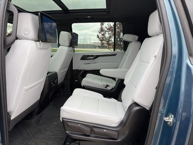 2025 Chevrolet Suburban 4WD Premier