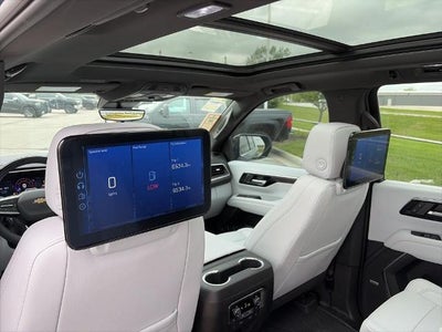2025 Chevrolet Suburban 4WD Premier