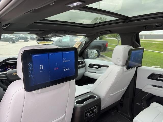 2025 Chevrolet Suburban 4WD Premier