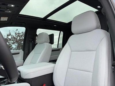 2025 Chevrolet Suburban 4WD Premier
