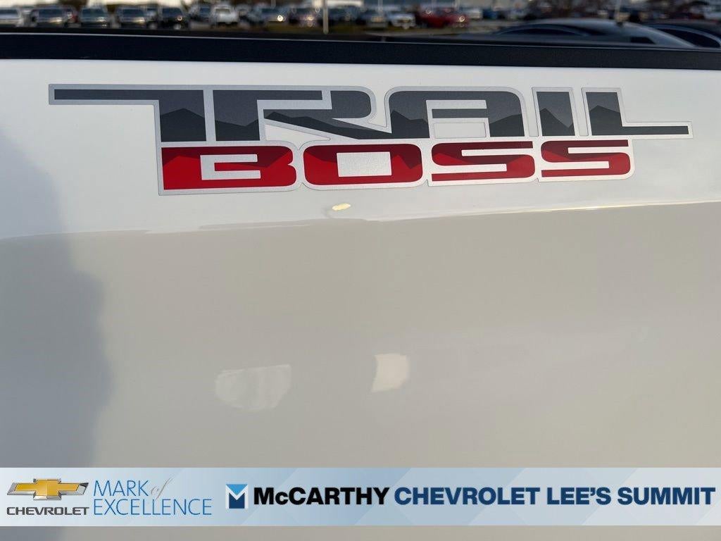 2026 Chevrolet Silverado 1500 Crew Cab Short Box 4-Wheel Drive Custom Trail Boss