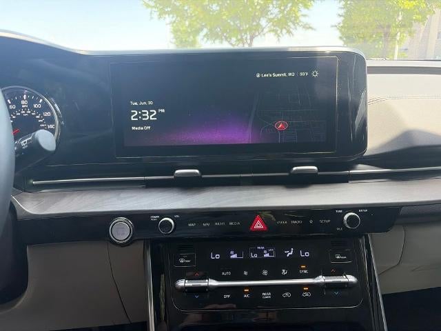 2024 Kia Carnival EX