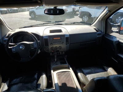 2004 Nissan Titan LE